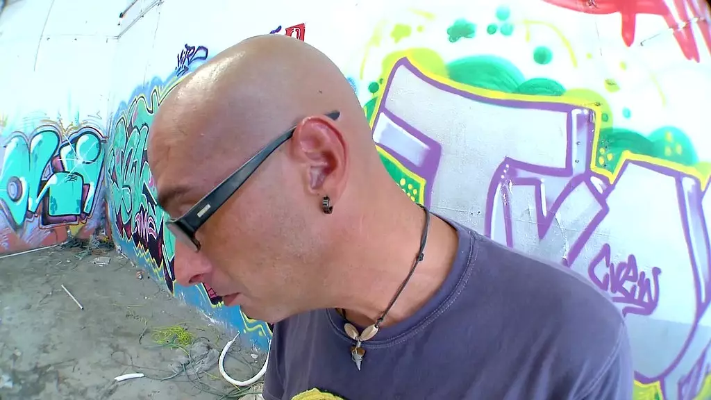 lou charmelle надевает высокие чулки во время секса и получает кремпай