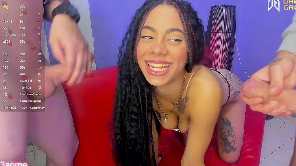 она любит делать минеты своим друзьям