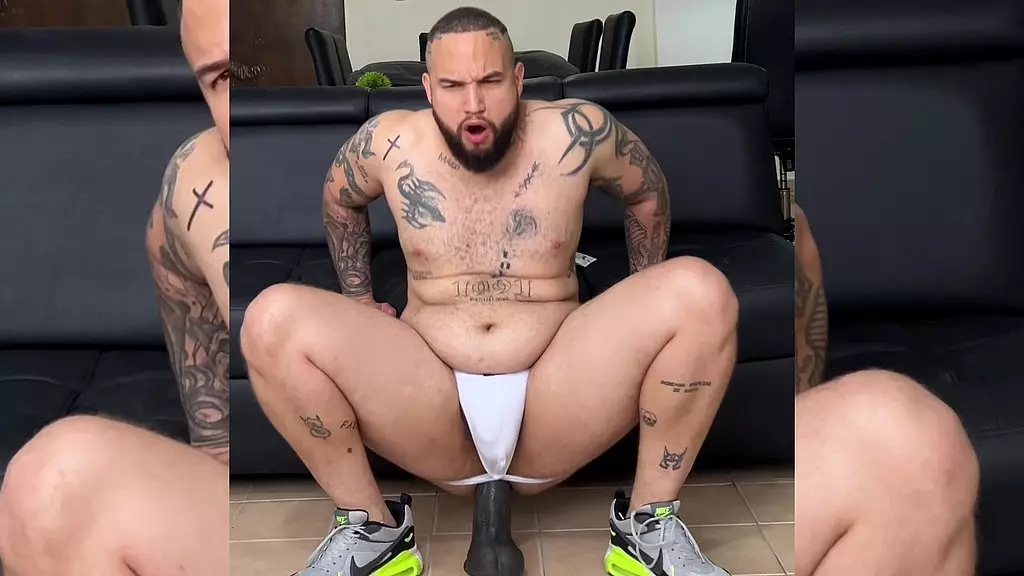 увидел огромную задницу скоти брайана