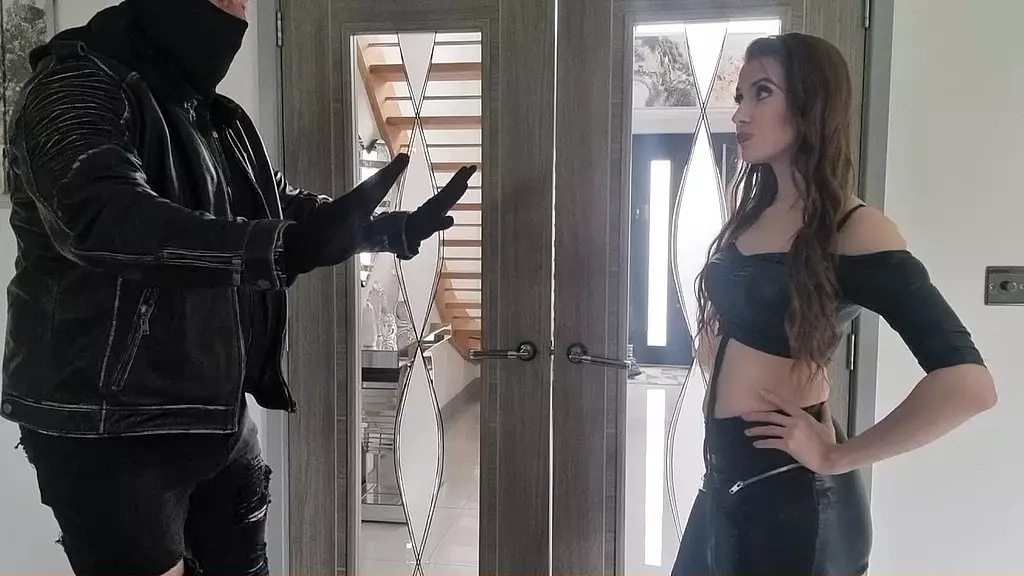 взломщик пойман и измучен