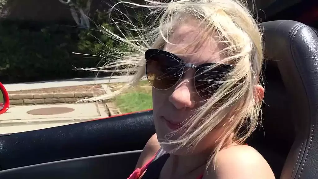 Мисси Мейз использует красавчик