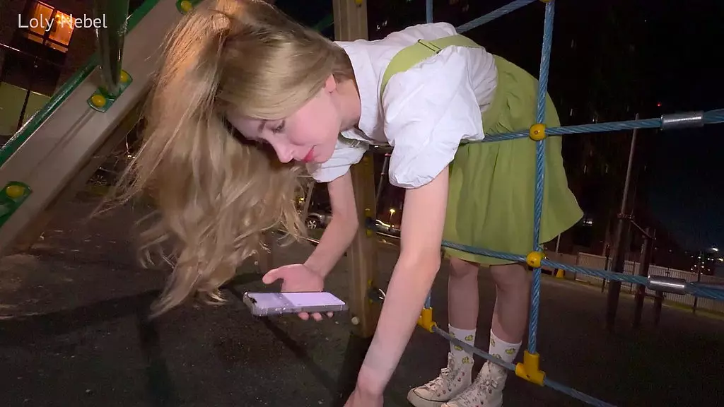 сводная сестра снова застряла и ее пришлось спасать!