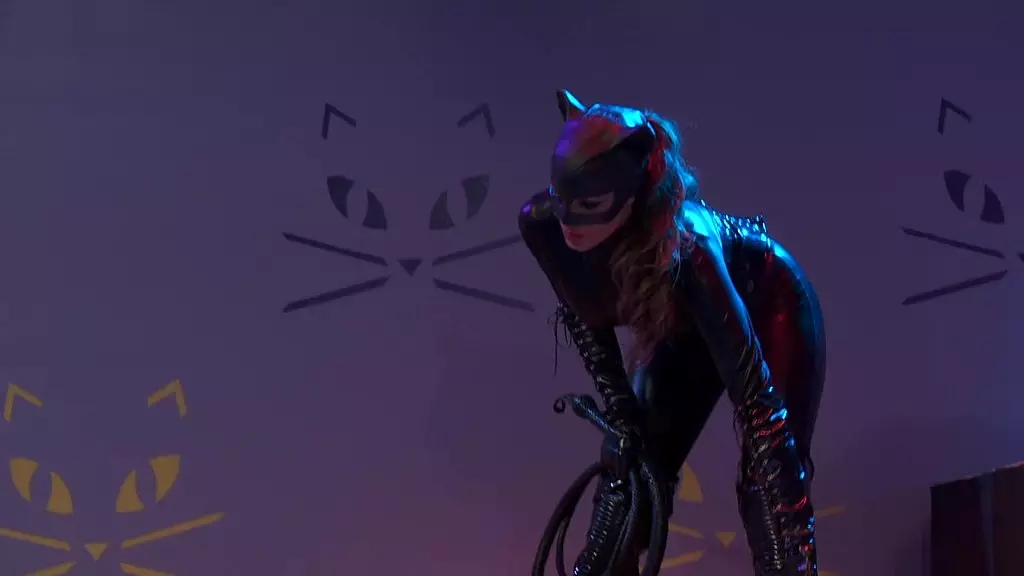 алекса николь и мэделин мари трахаются с двумя парнями во время ролевой игры