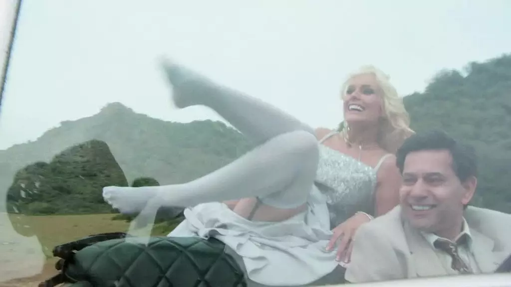 amber rayne, hannah west и kaci star в групповухе на открытом воздухе