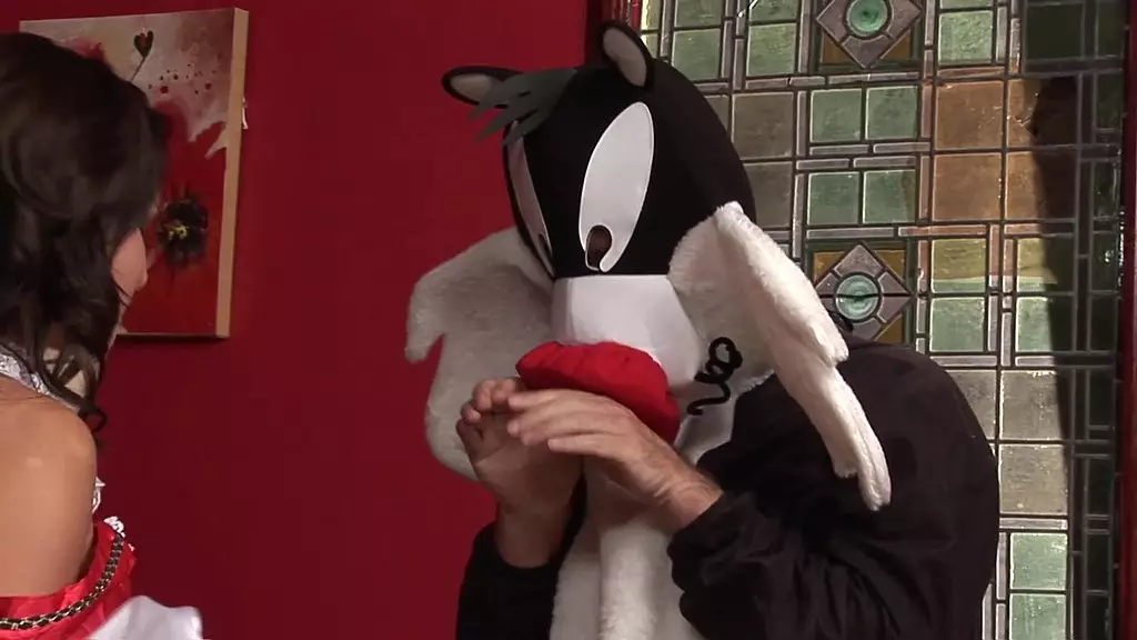 Джози Джаггер получает свою девственную киску, растянутую сводным братом