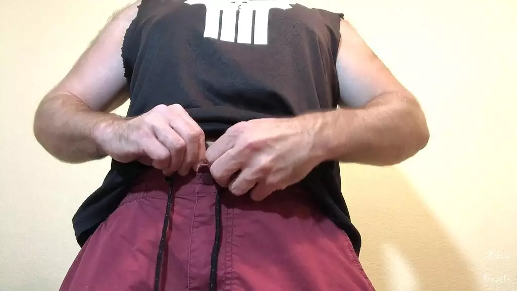 парень пердит маленькому сводному брату, инструкция по дрочке