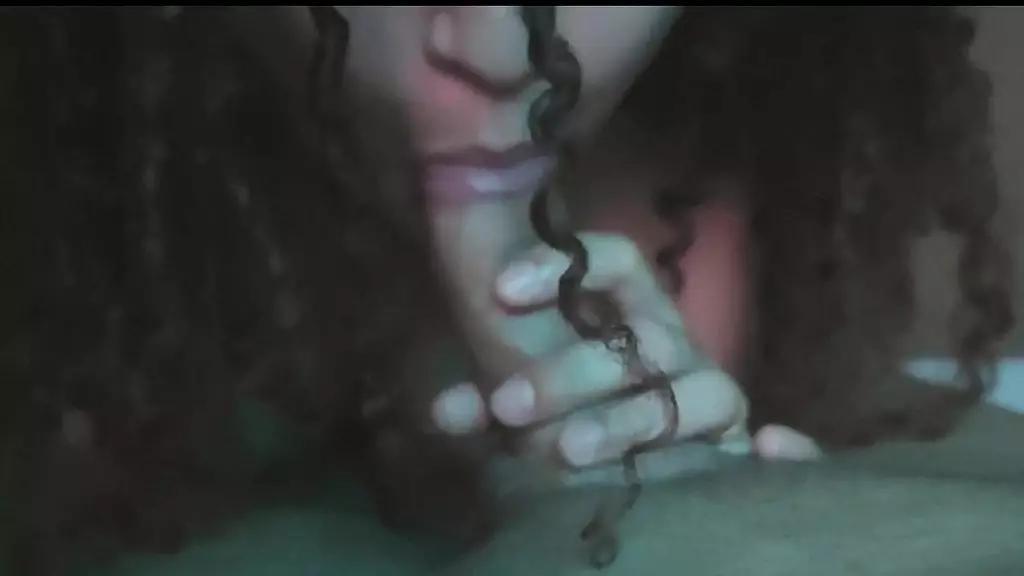 вкусный минет от этой латиноамериканской рыжей