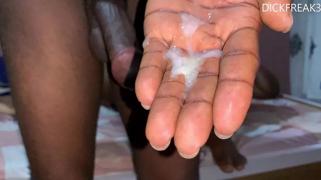 я трахнул свою большую задницу лучшую подругу с рукой полной заряда спермы