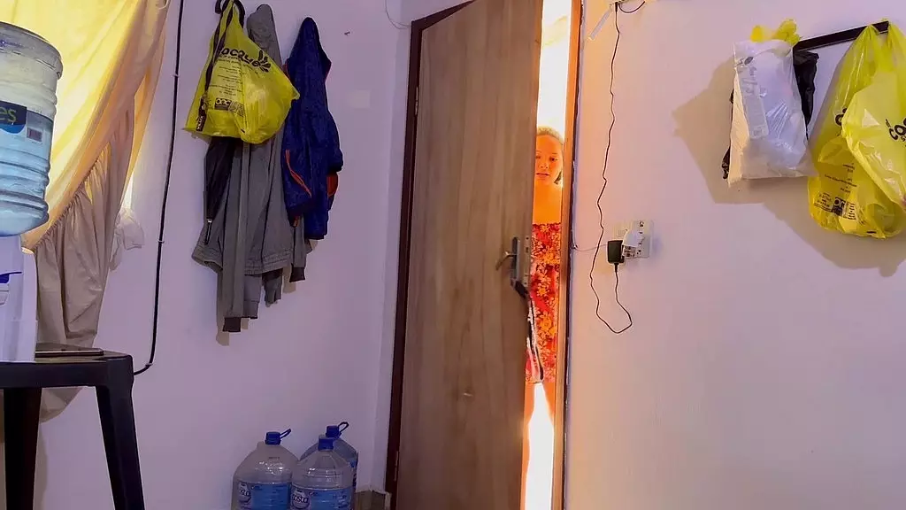 мачеха скачет на члене пасынка