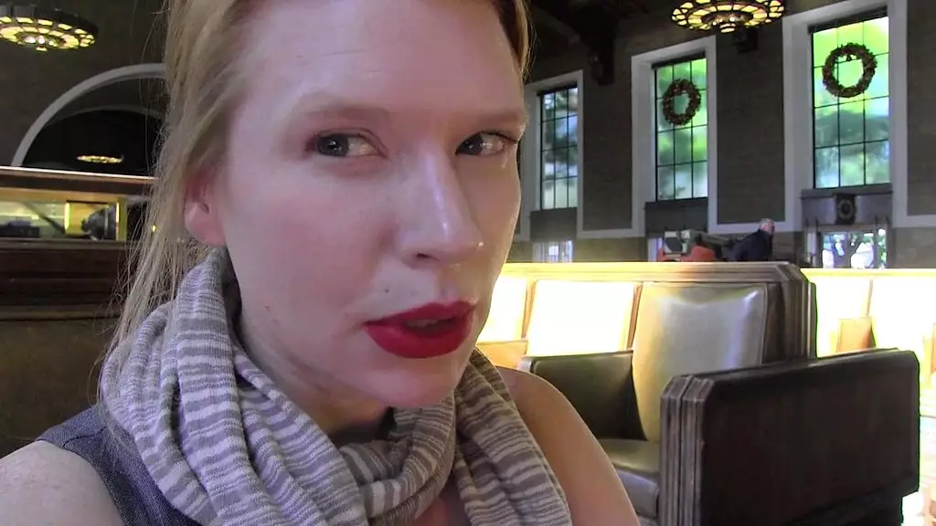 мэдисон юнг учит кристен о, как кончать