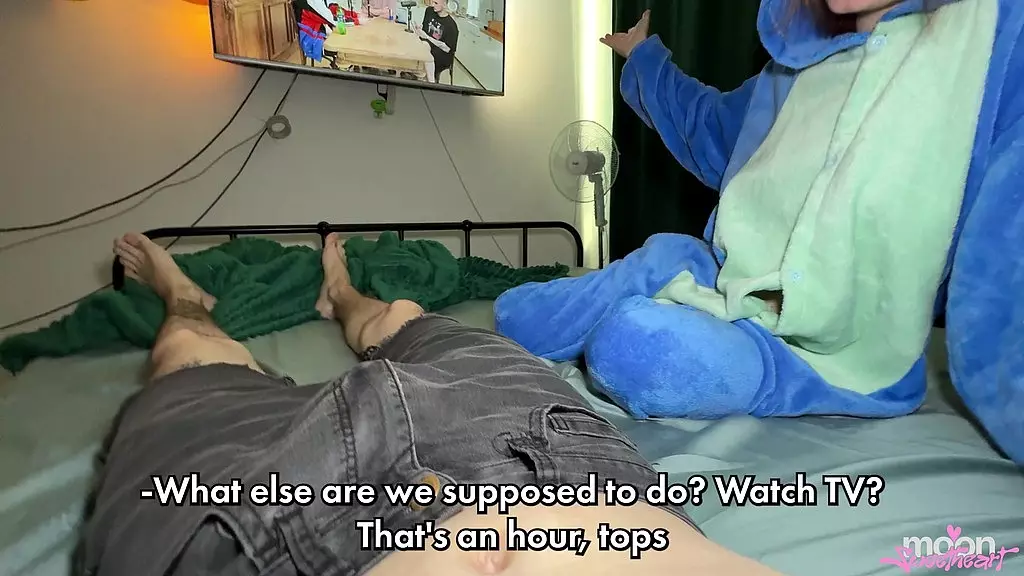 моя 18-летняя сводная сестра заскучала и попросила меня грубо ее трахнуть. грязные разговоры