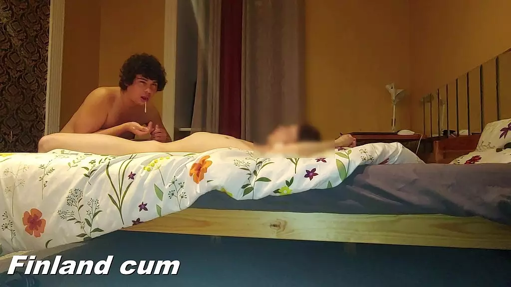 full: гетеросексуальный студент из Финляндии впервые пробует гей-секс - лотинем
