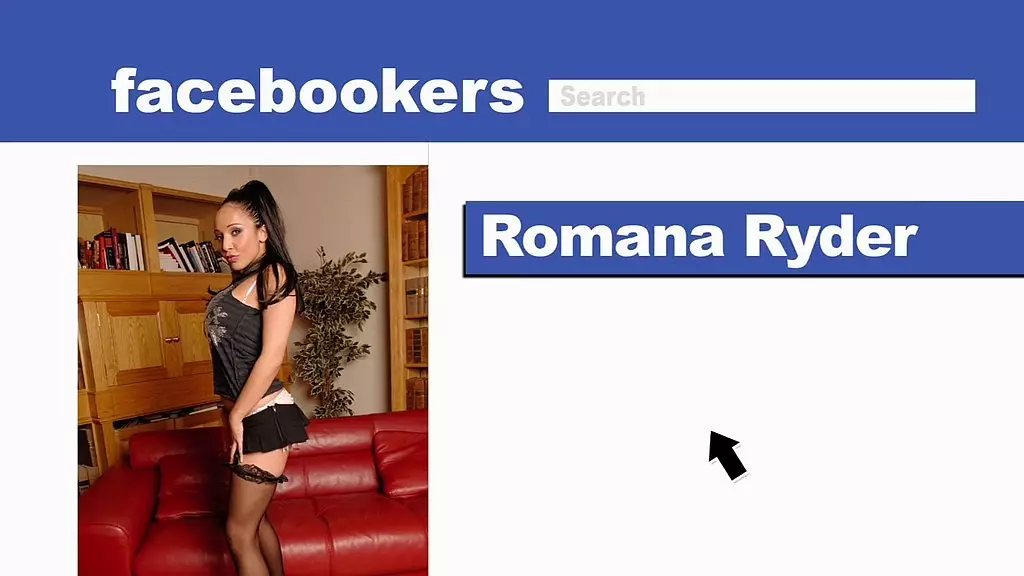 когда ей скучно, романа райдер устанавливает веб-камеру и трахается для своих поклонников