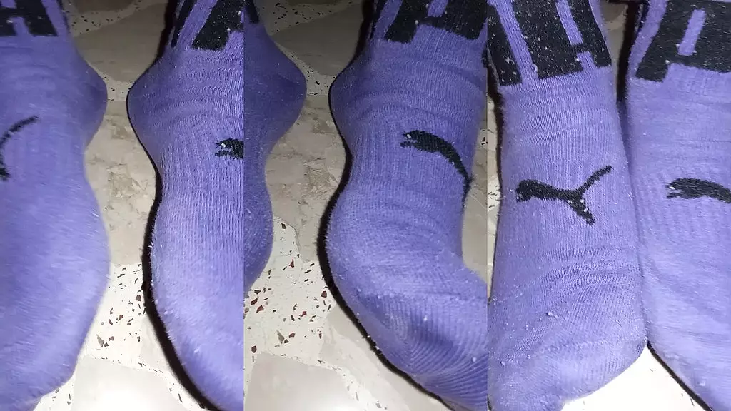 gretala con i suoi calzini usati