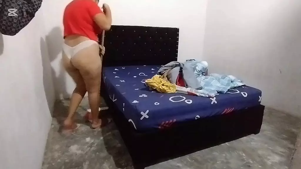 я очень хочу, чтобы я мастурбировала, пока я трахаю свою подругу на террасе дома