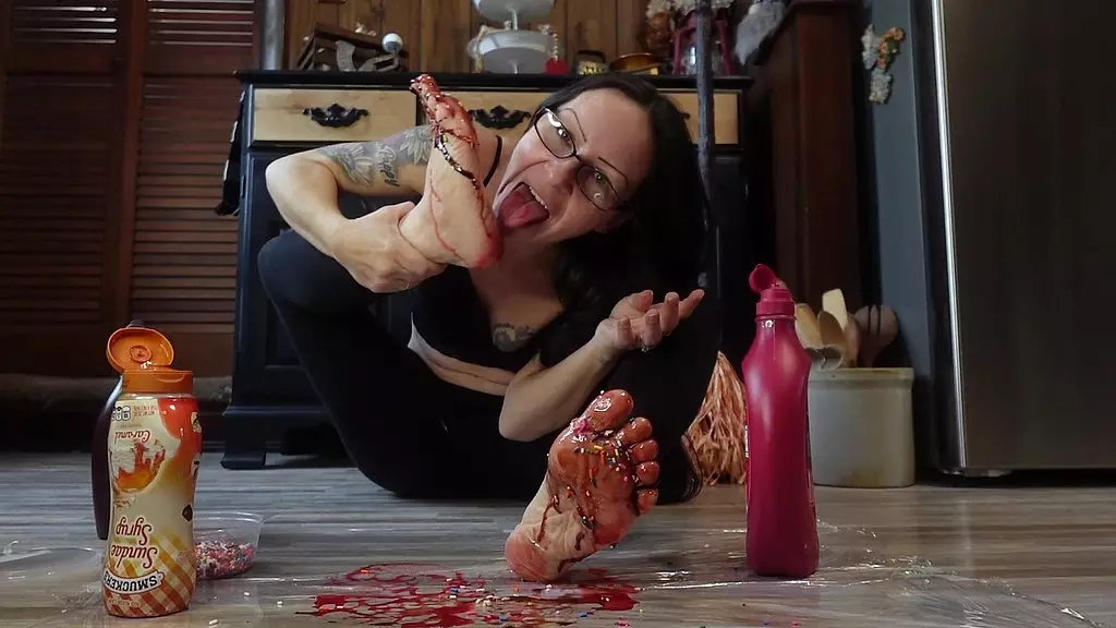 кому нужно мороженое, когда мои ноги и так достаточно сладкие