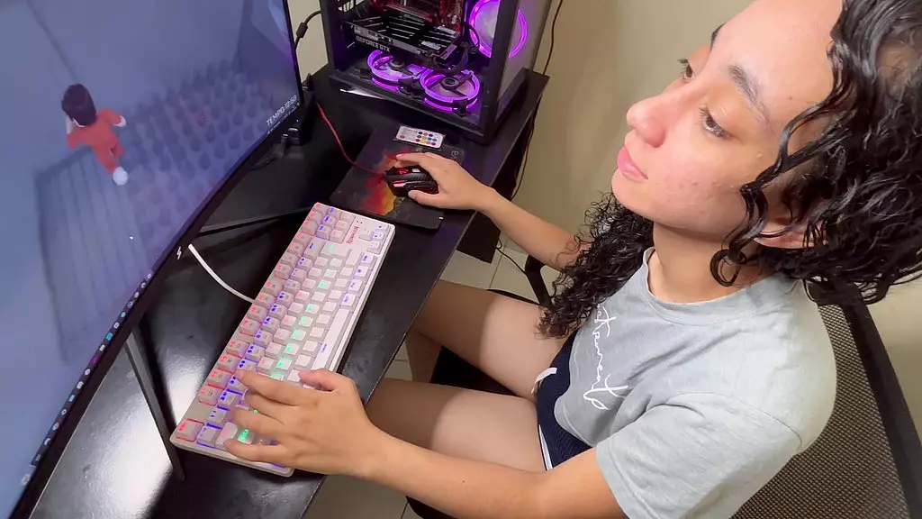 она была игрой и не сопротивлялась, веря в то, что я пау в своем фронте