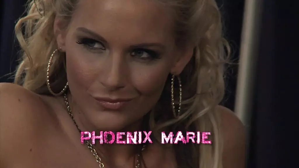 блондинка порнозвезда феникс мари получает сперму в жопе после грубого секса и минета