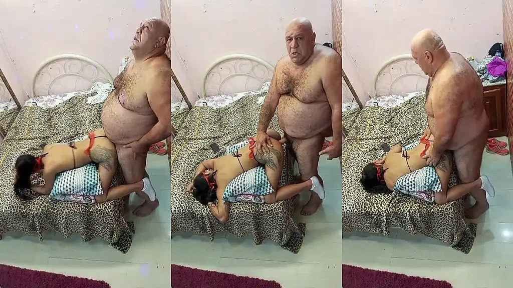 loira de 24 anos tava com muinto tesao pediu para o veio meter com vontade