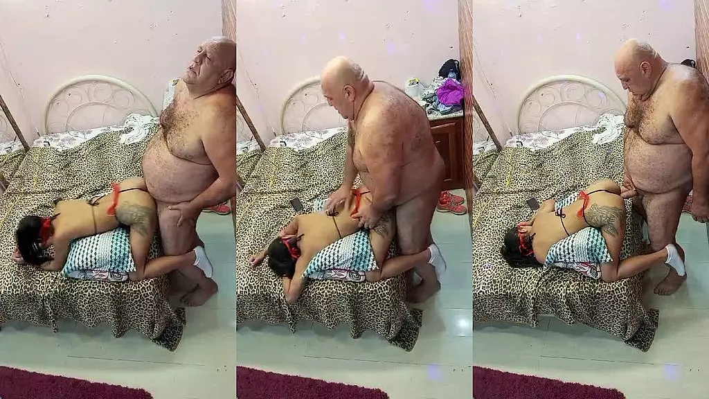 novinha gostosa boa de cama faz o coroa gozar muintoooo