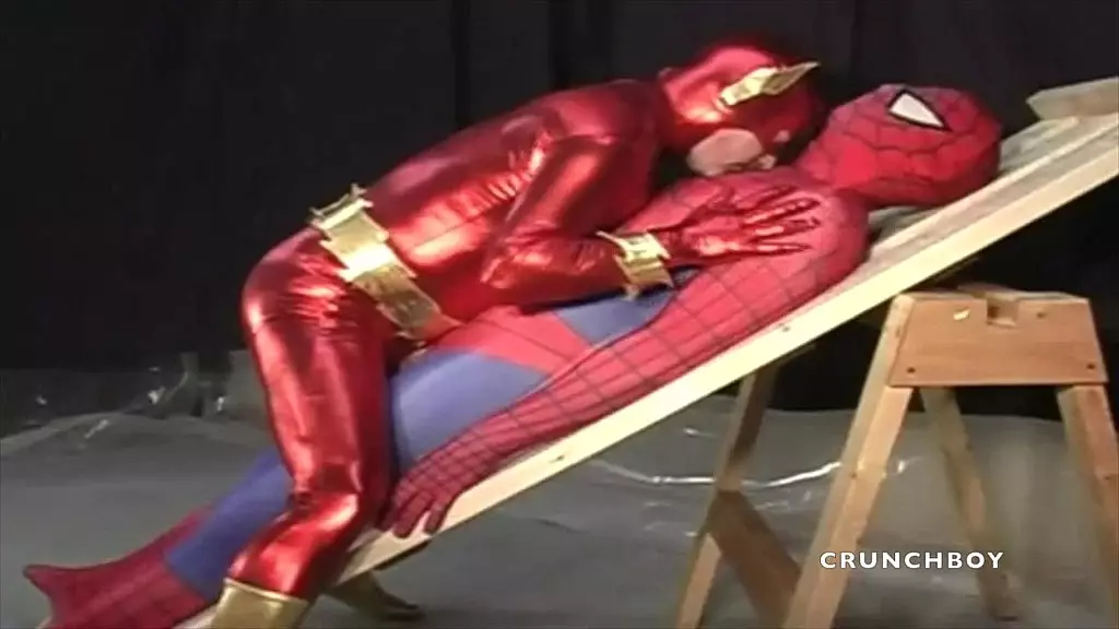 3 французских порно французских близнецов трахает гетеросексуальный парень, любопытный с большим членом для грубого секса