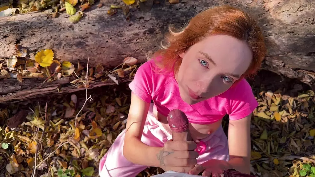 я встретил незнакомую девушку в лесу и трахнул ее!