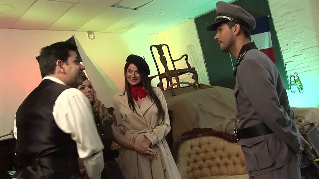 Шоуни Лени и Тори Лейн делят один жесткий член