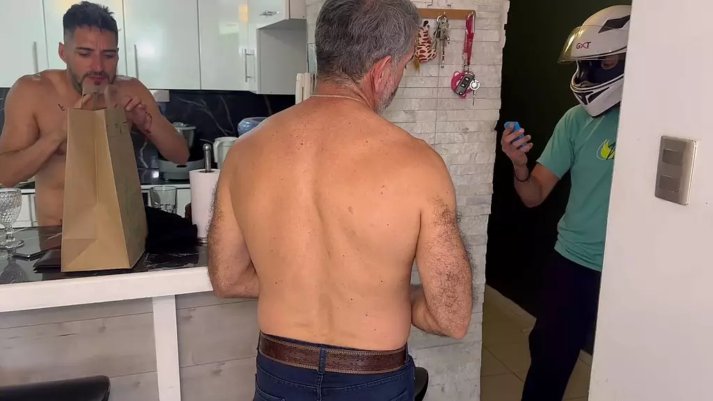 часть 2 - я слежу за ответом, потому что не могу пройти мимо комиды