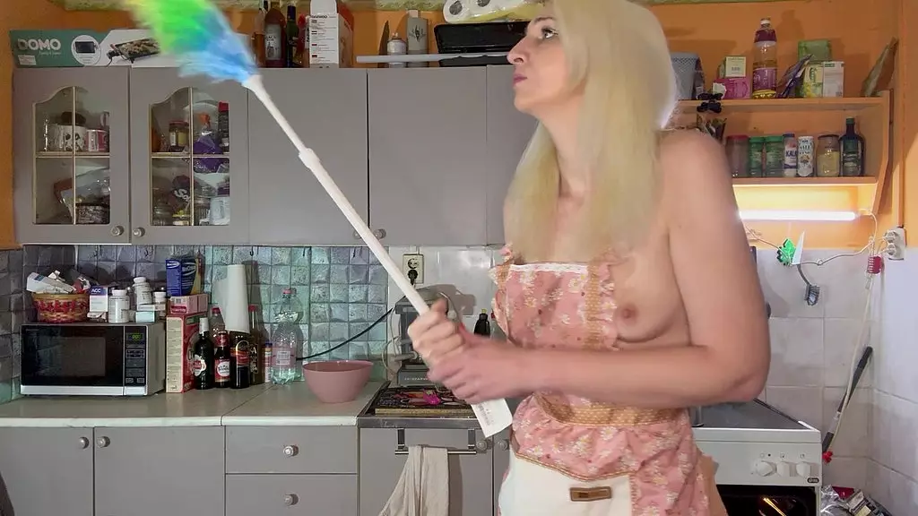 custom : обнаженная уборка для detlev