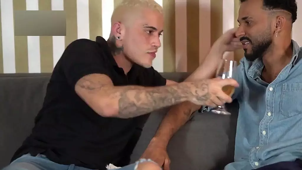 contando pro meu primo que tranzei com meu chefe. ficamos com tesao e fizemos um troca troca gostoso. - завершено - часть i