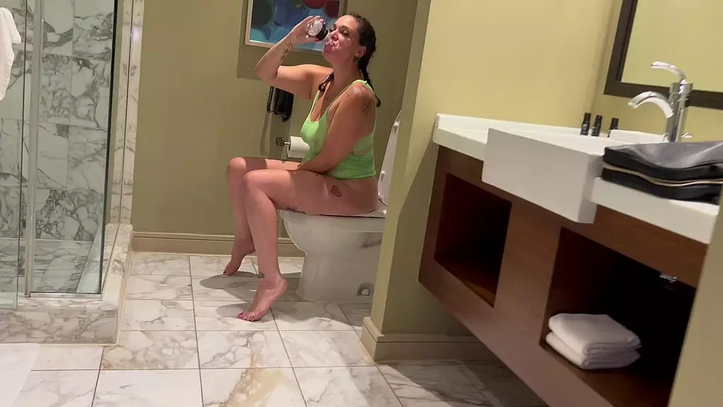 buttplugbetty еще более блюющая грязная трахнутая шлюха