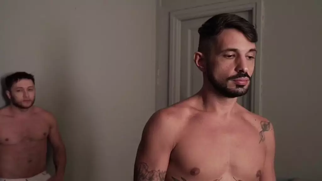 я встретил иностранца в спортзале и отвез его домой, просто оттраханного без презерватива