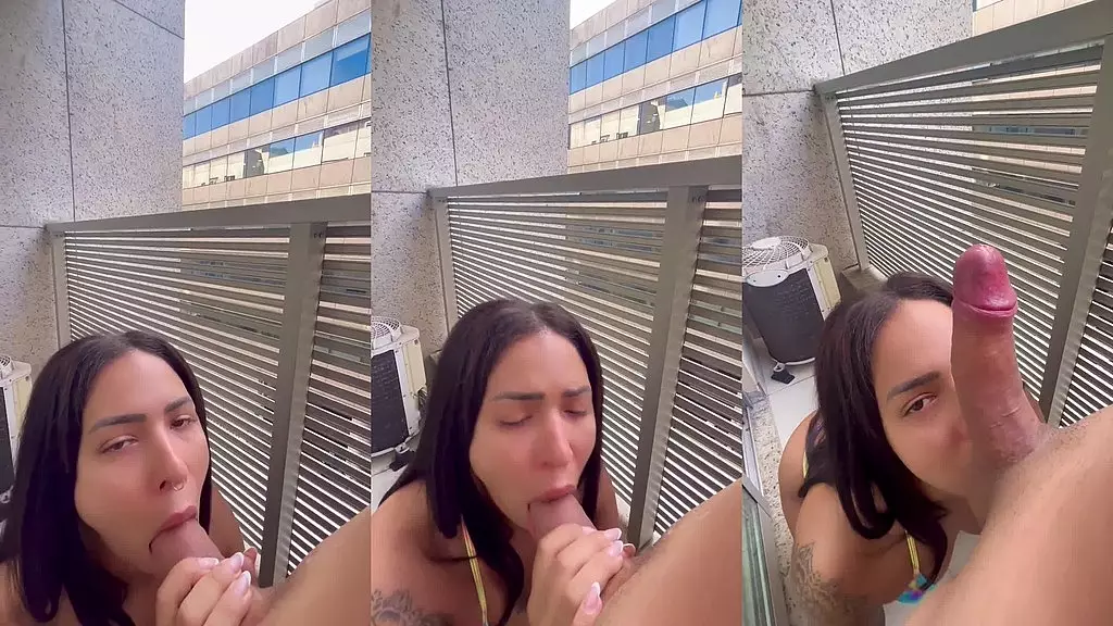 fazendo garganta profunda na varanda e bebendo leite igual uma puta