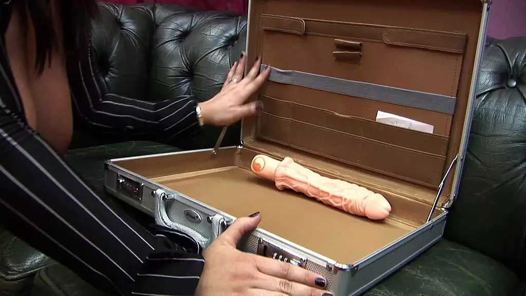 донна дерриер и джемстоун заполняют киски друг друга секс-игрушками!