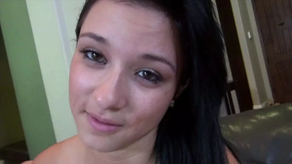 Мэнди Скай любит вкус спермы своего отчима