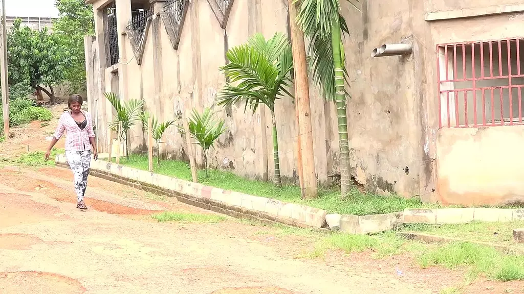 лесбиянки облизывают сочный розовый в душе