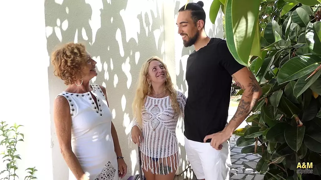 Веном и его друг с большим членом