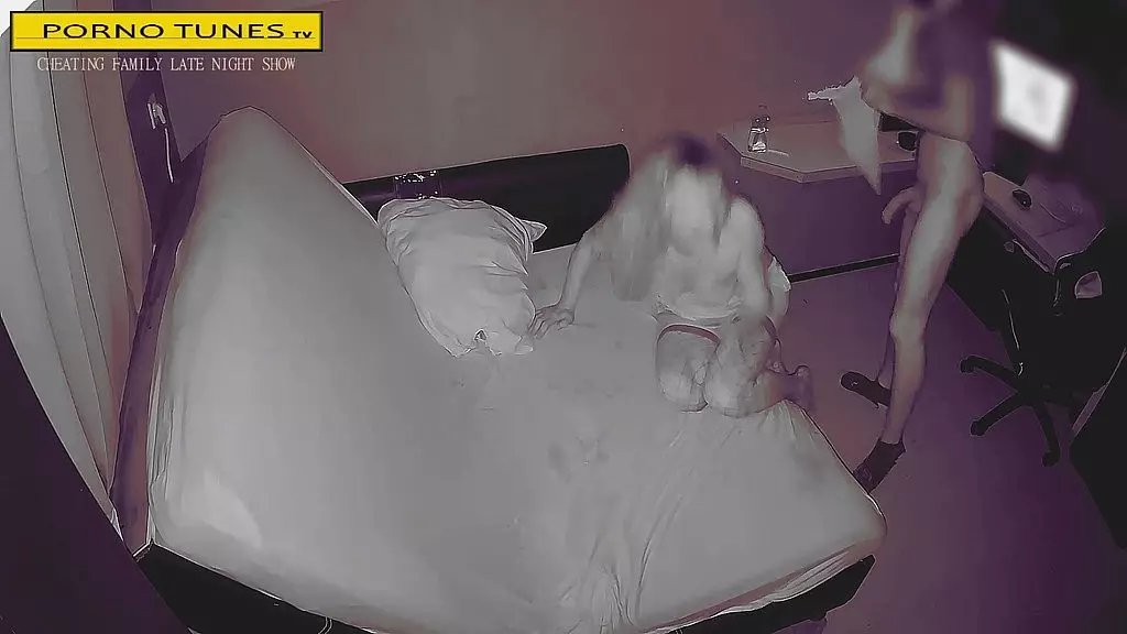 неверная жена оплодотворена соседом поздно ночью