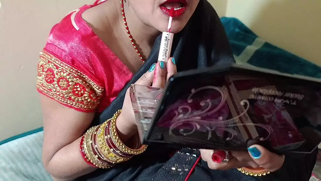 муж трахает жену своего лучшего друга, она начала говорить с ним, чтобы он трахнул ее в HD-видео с хинди-аудио