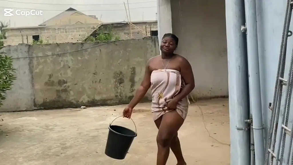 она трахнула меня по первому требованию, и я попросил её дать мне свою большую пизду, чтобы я её выебал