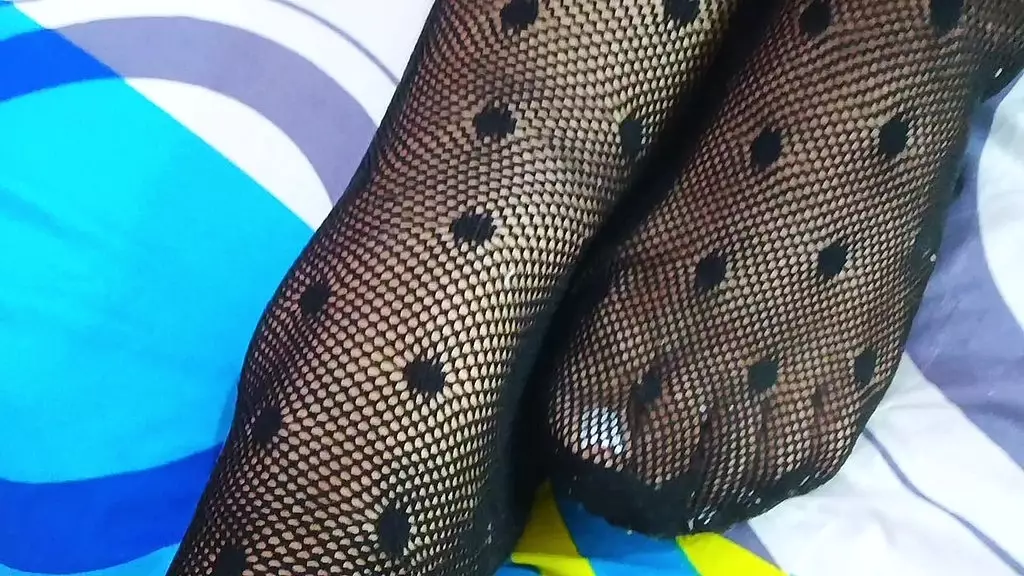 университетская красотка получает большой член в свою киску от своего профессора