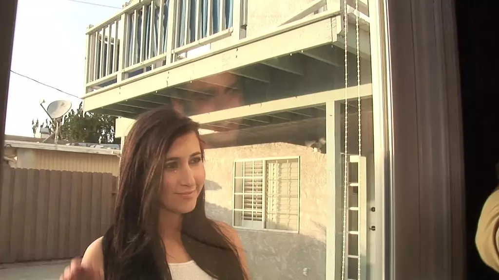 худышку-подростка трахают в ее бритую киску