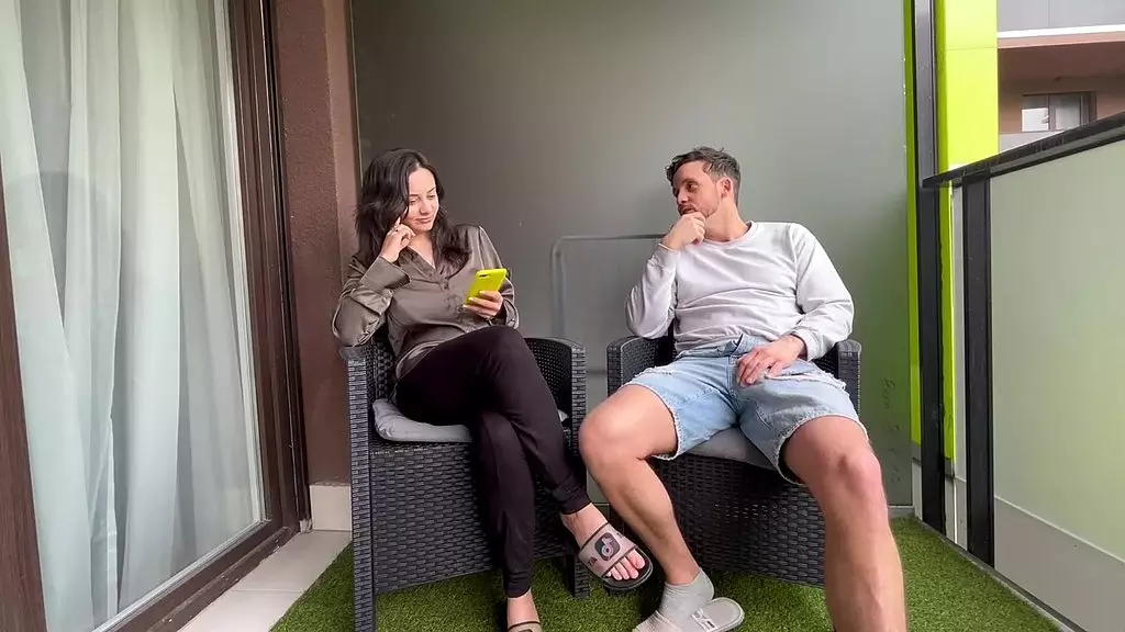 сводный брат обманул сводную сестру и трахнул ее в рот бесплатно