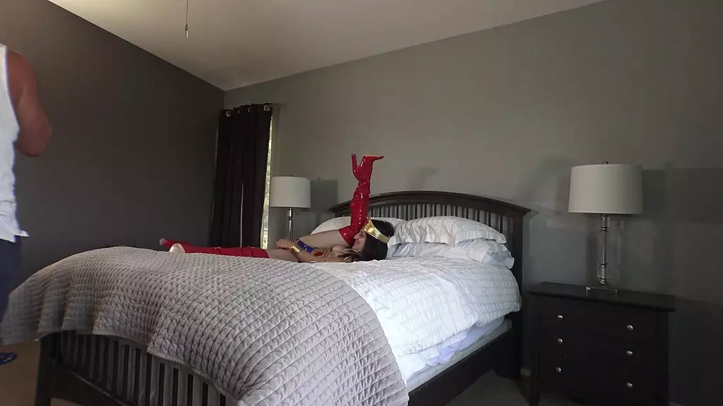 Обри Валентайн - за кулисами косплей-порносъемки (4к)