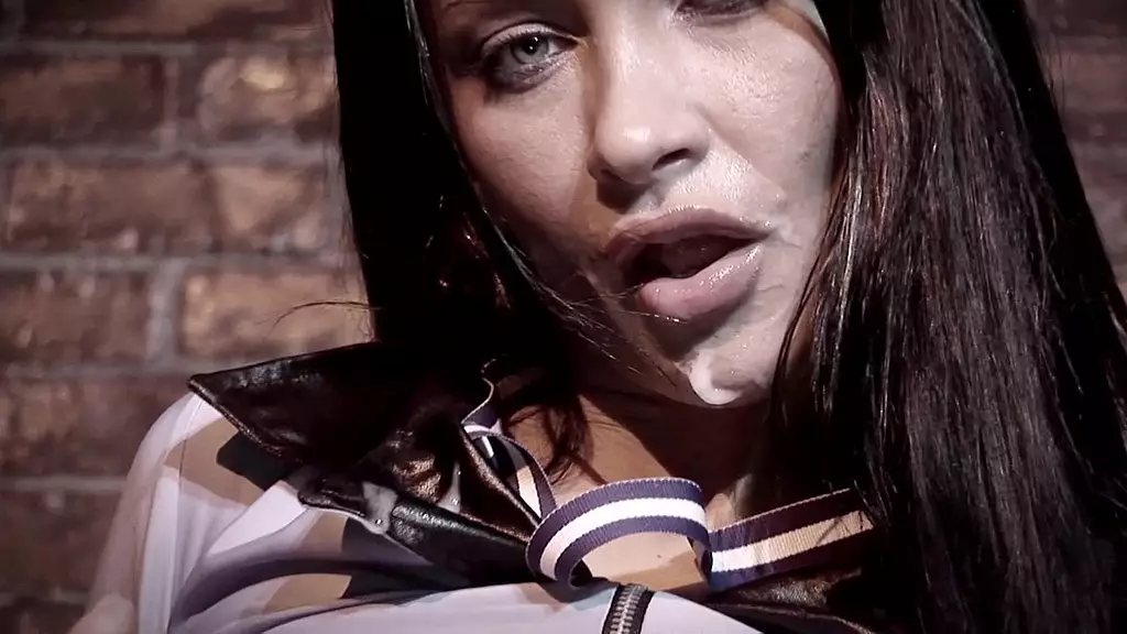 anmgel reece трахается с крутым парнем