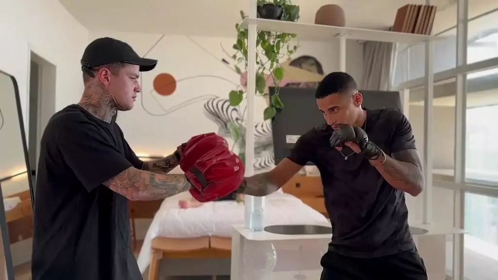 yuri diaz трахается с другом во время секса втроем