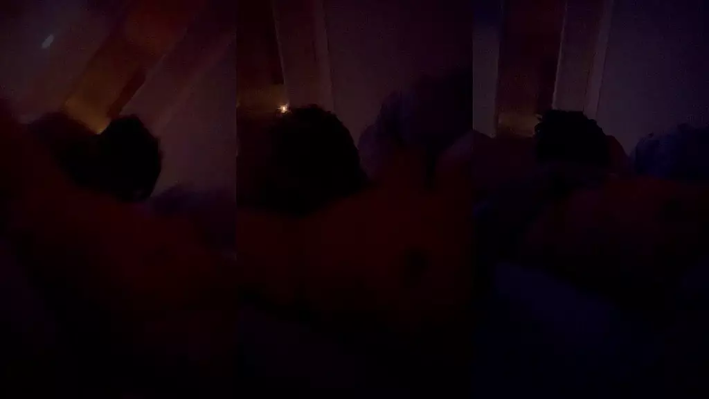 он любит есть мою киску