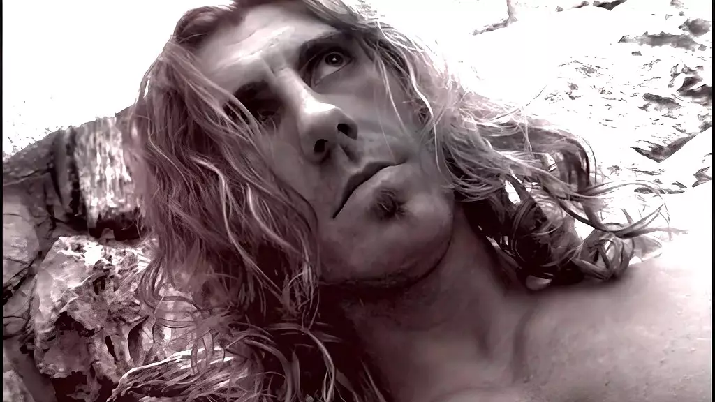 с ее большой натуральной грудью, ее мягкой оливковой кожей, ее тугой и влажной киской, и ее