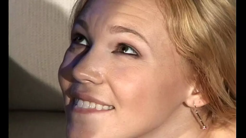 janae fox — маленькая девочка-подросток, принимающая большой член