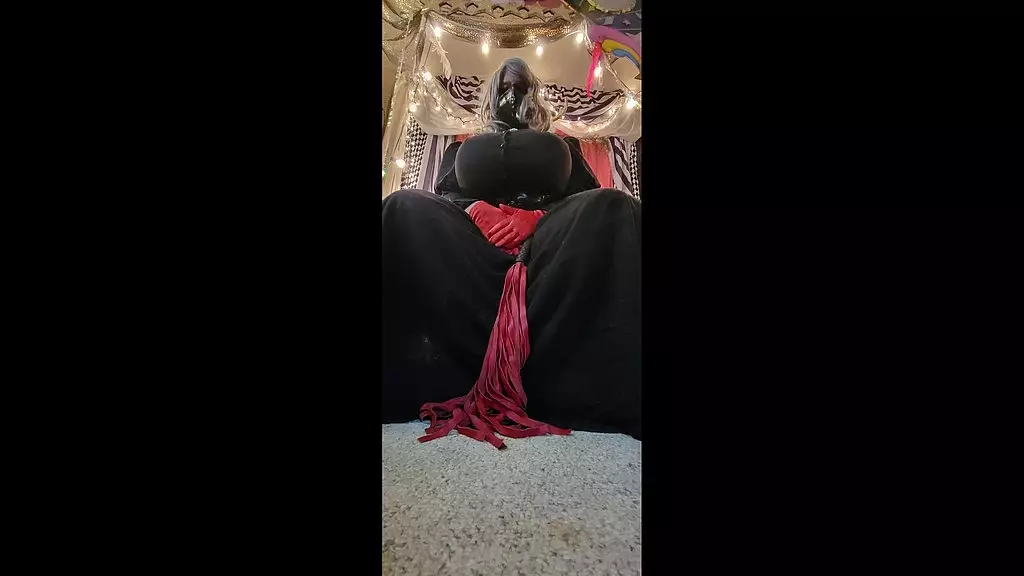 пропустите инструкции по дрочке Лейси Дюваль